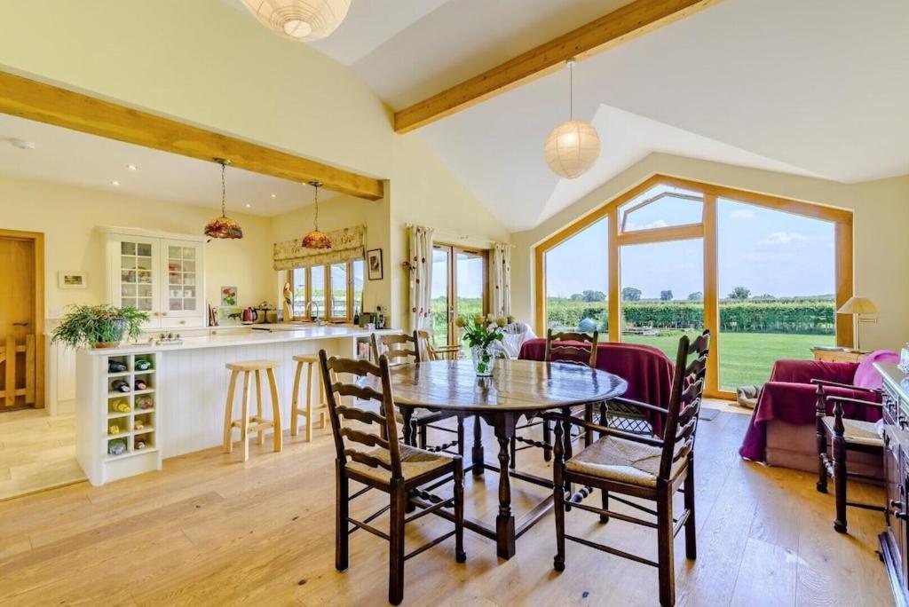 Peaceful Pretty Cottage With Fabulous Rural Views And Open Space. New Listing Bishop Monkton Exterior photo